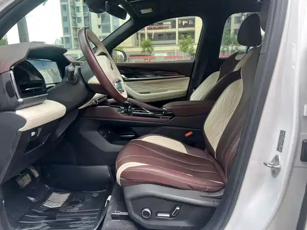 Geely Xingyue L 2023