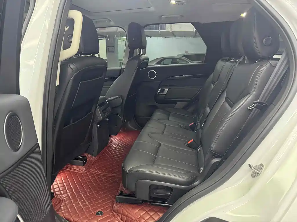 Land Rover Discovery 2018 — фото 10