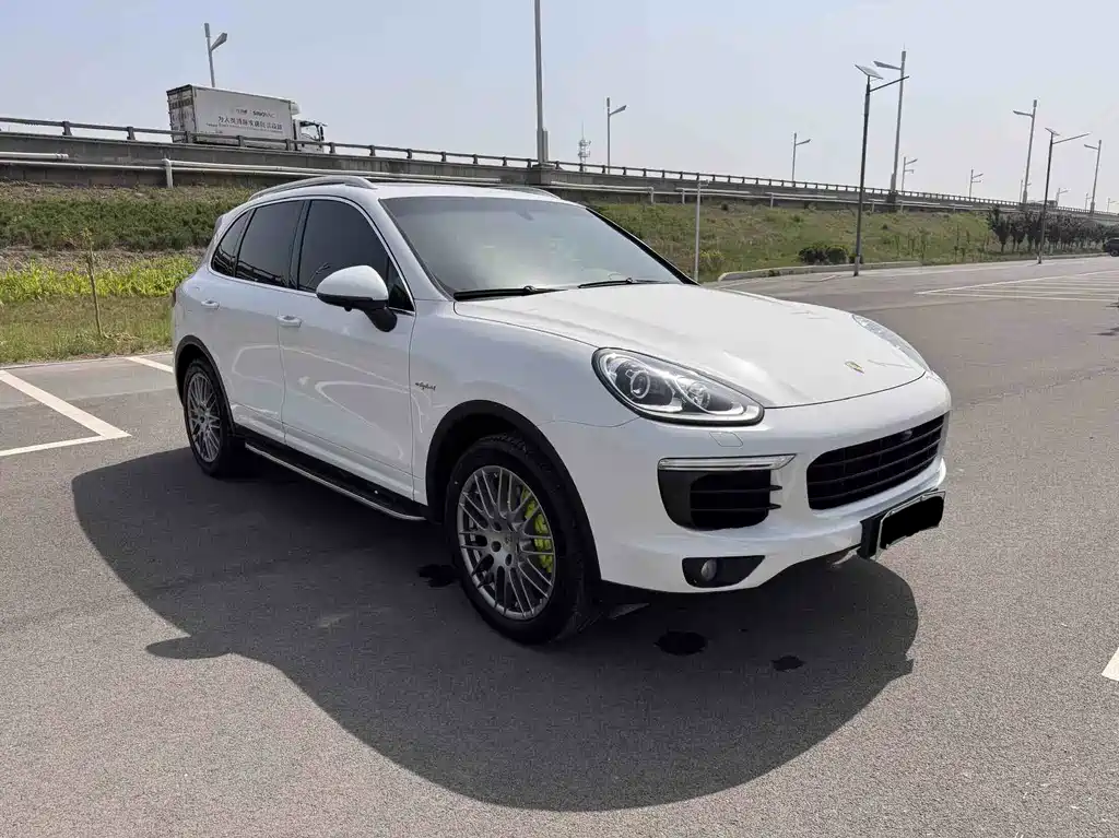 Porsche Cayenne Hybrid 2018 — фото 3