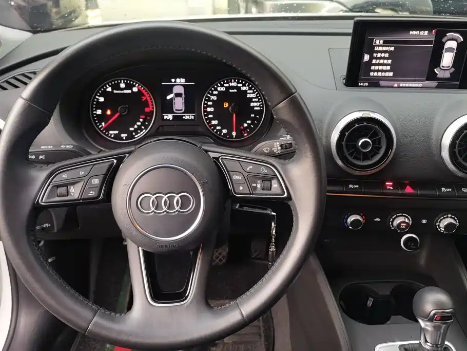 Audi A3 2019 — фото 12