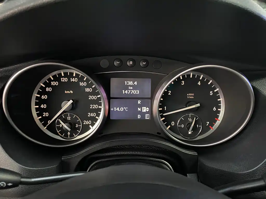 Mercedes-Benz R-Class 2018 — фото 21