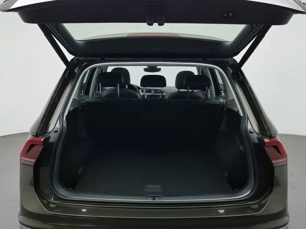 Volkswagen Tiguan L 2019 — фото 16