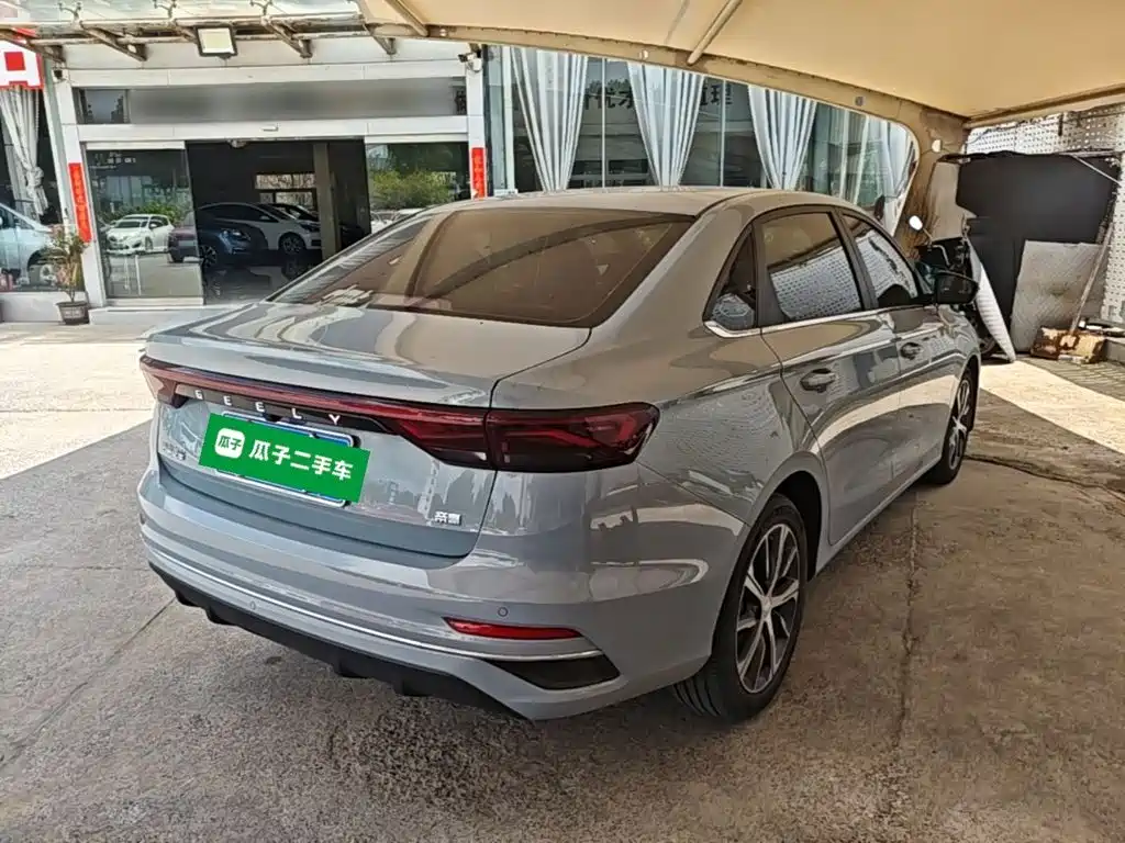 Geely Emgrand 2023