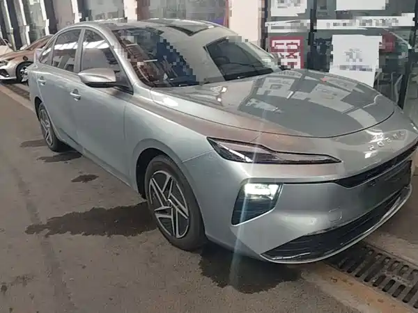Roewe D6 2025
