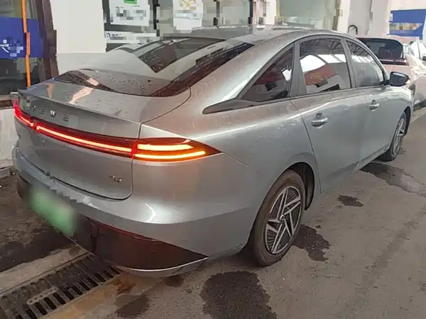 Roewe D6 2025