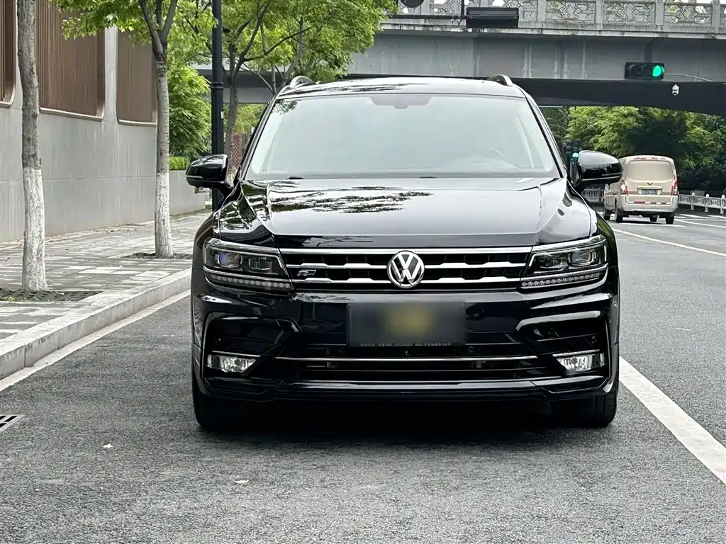 Volkswagen Tiguan L 2020 — фото 21