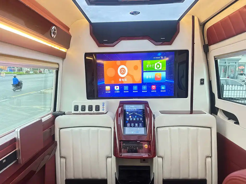 Mercedes-Benz Sprinter 2018 — фото 15