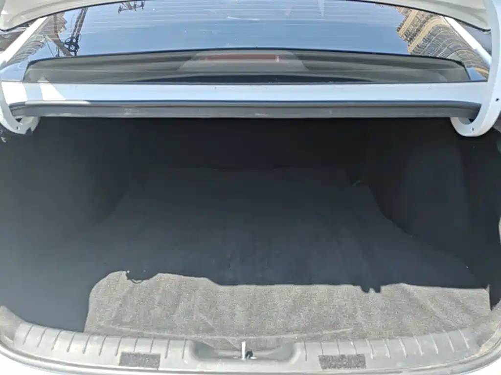 Hyundai Elantra 2023 — фото 19