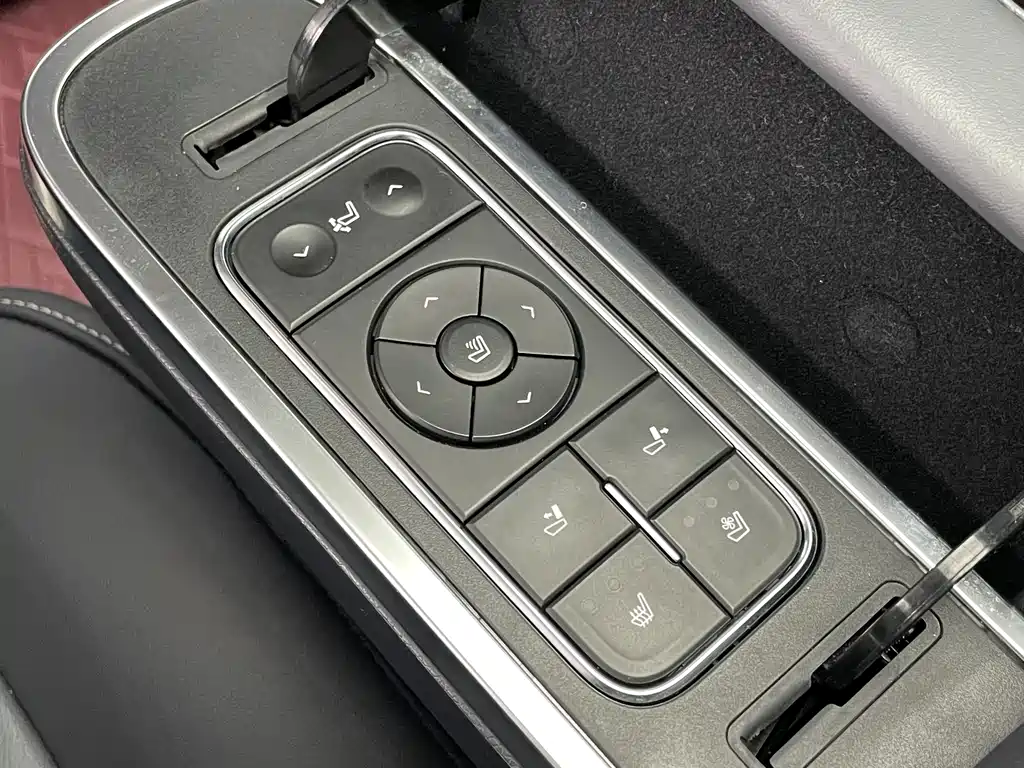 GAC Motor Trumpchi M8 2021 — фото 16