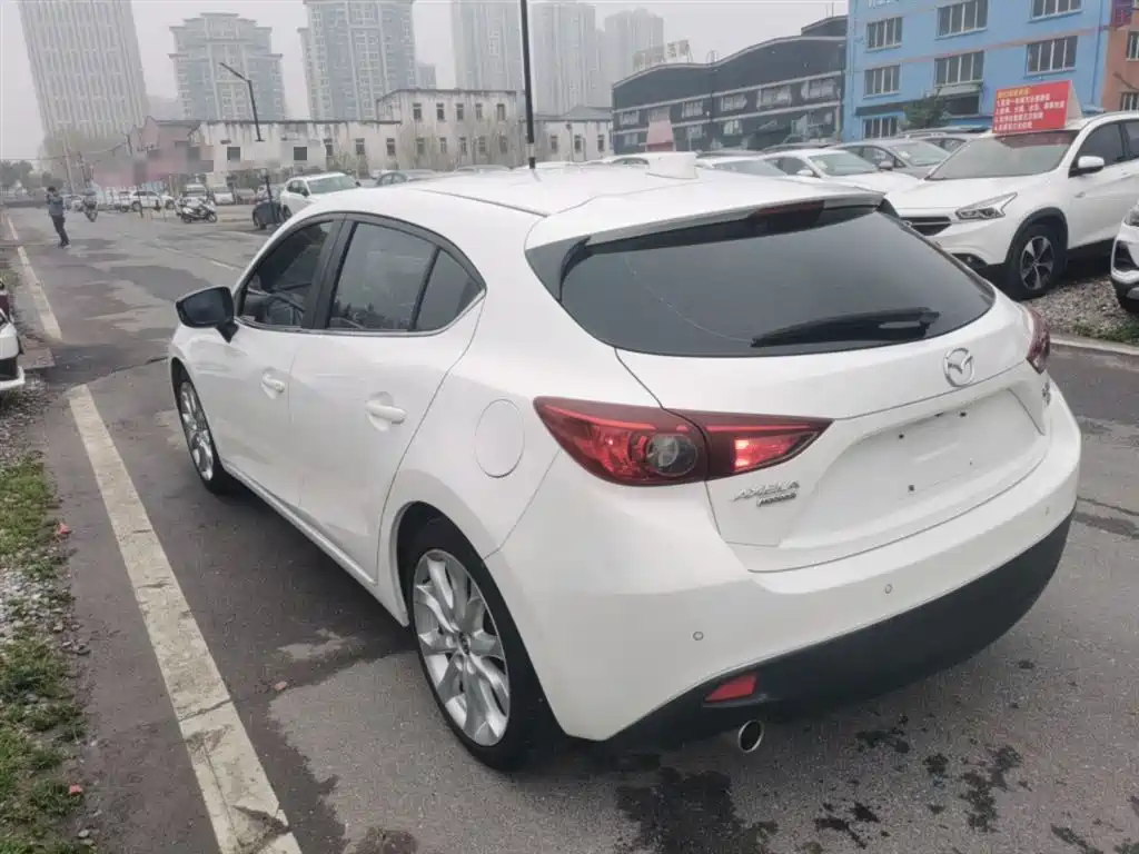 Mazda 3 Axela 2016 — фото 22