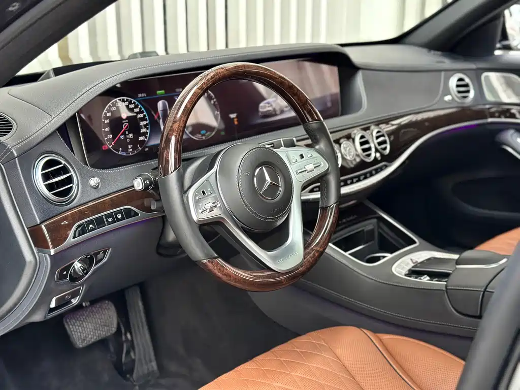 Mercedes-Benz Maybach S-Class 2020 — фото 31