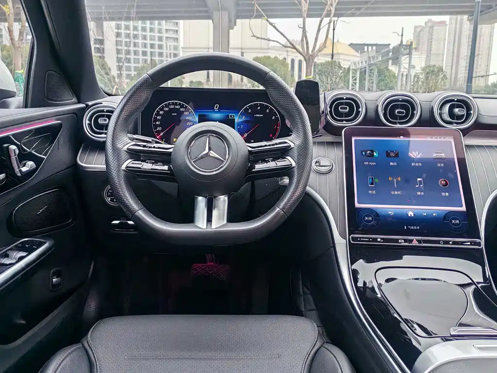 Mercedes-Benz C-Class 2024 — фото 13