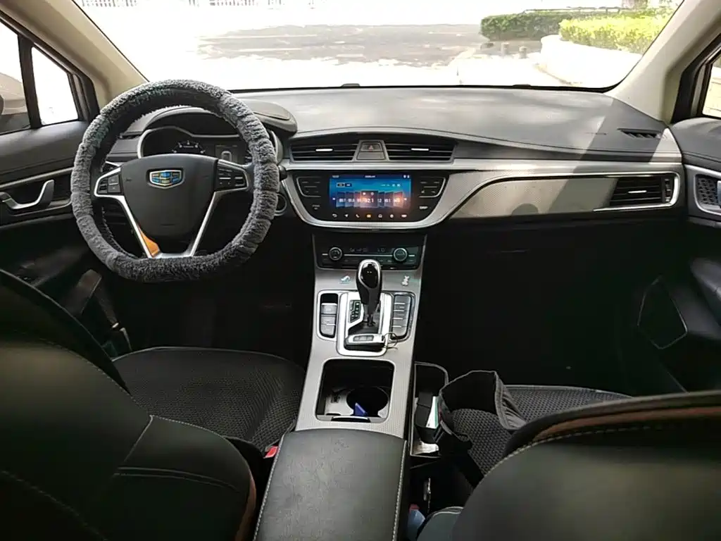 Geely Emgrand GS 2018 — фото 10