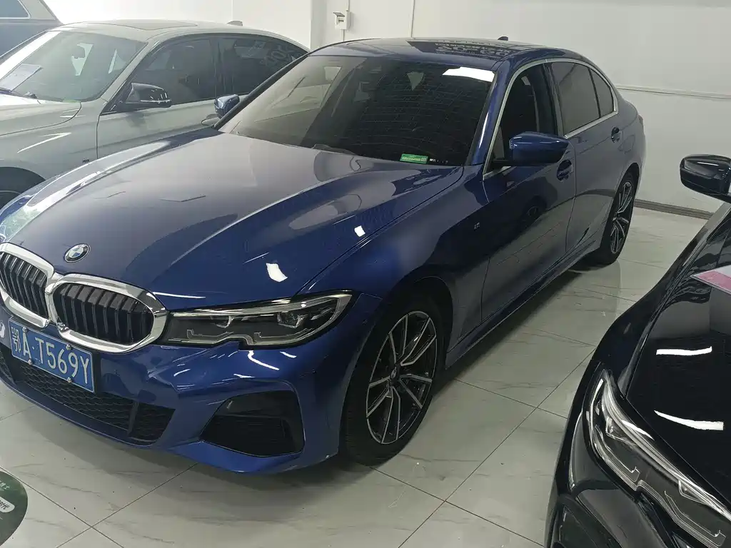 BMW 3 Series 2019 — фото 1