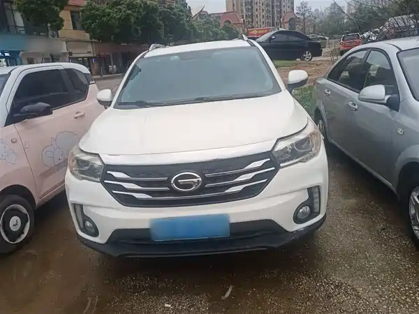 GAC Trumpchi GS4 2015