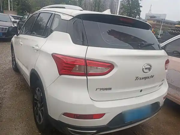 GAC Trumpchi GS4 2015