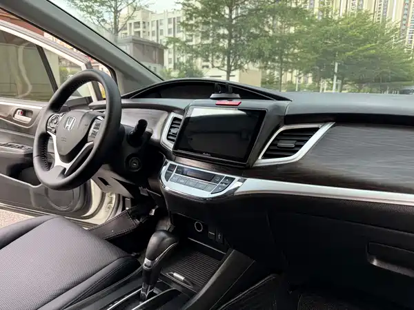 Honda Jade 2015