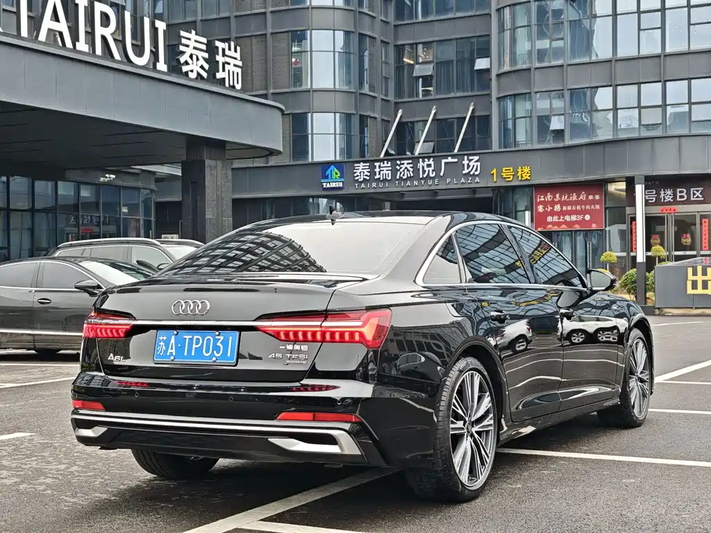 Audi A6L 2024 — фото 4