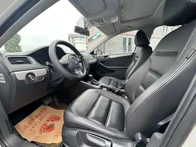 Volkswagen Sagitar 2014