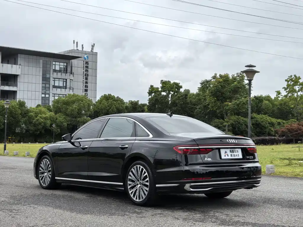 Audi A8 2024 — фото 15