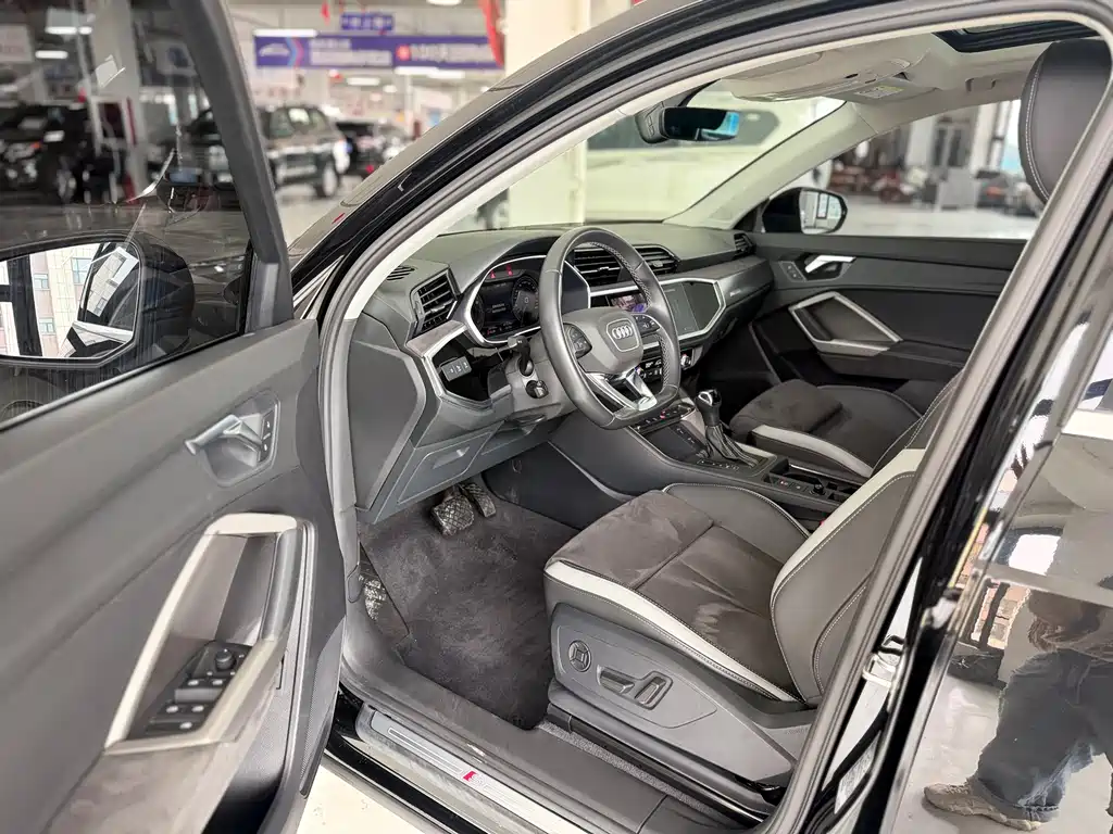 Audi Q3 2022 — фото 10