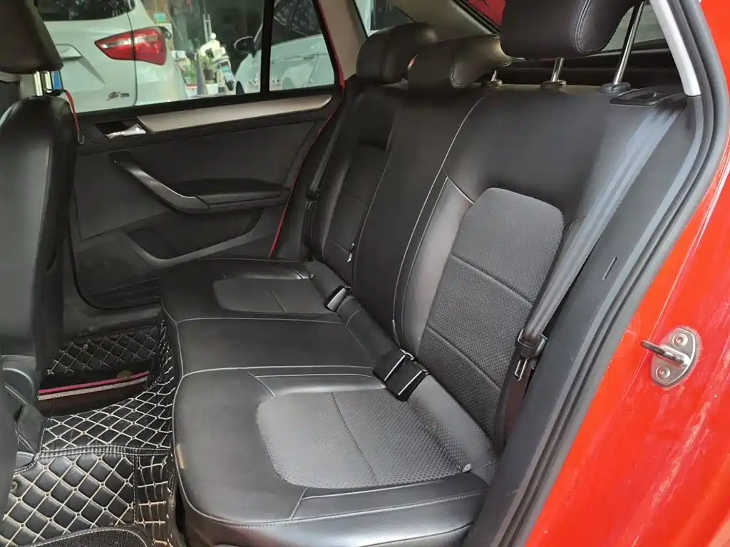 Skoda Rapid Spaceback 2014 — фото 15