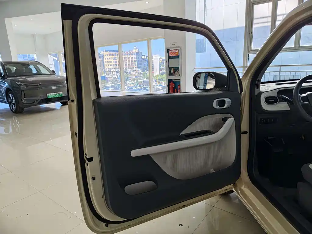 Geely Galaxy Panda 2025 — фото 15