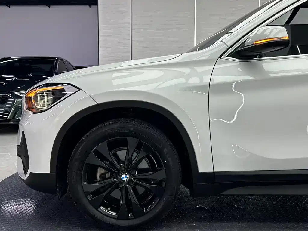 BMW X1 2021 — фото 9