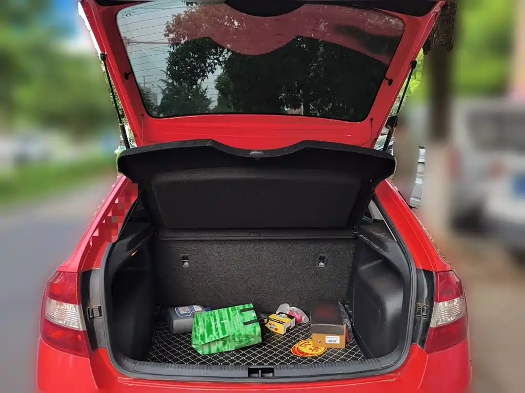 Skoda Rapid Spaceback 2014 — фото 10