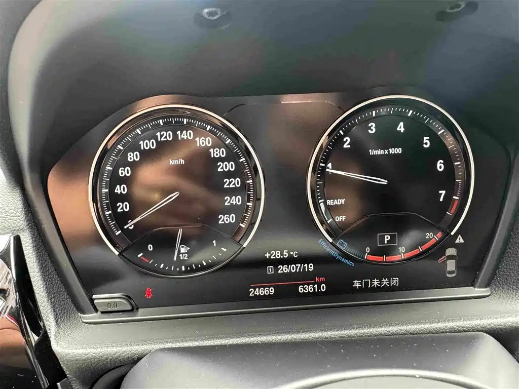 BMW 1 Series 2023 — фото 16