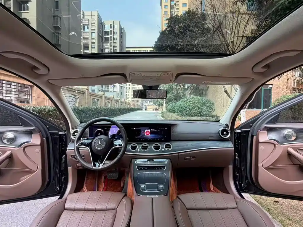 Mercedes-Benz E-Class 2023 — фото 7