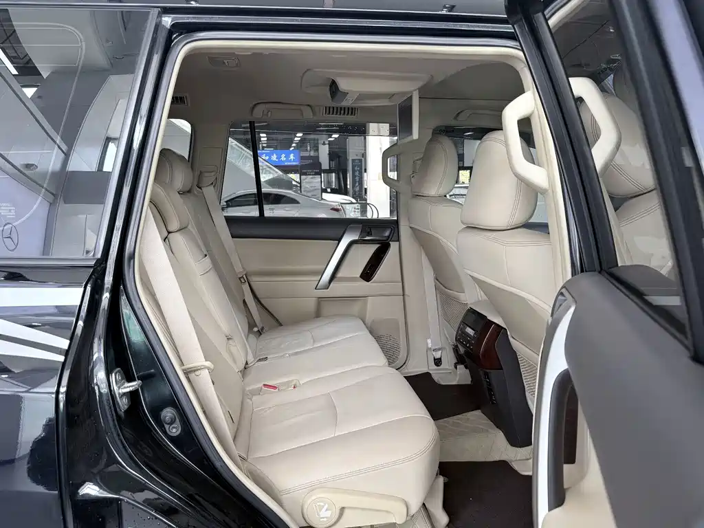 Toyota Prado 2016 — фото 9