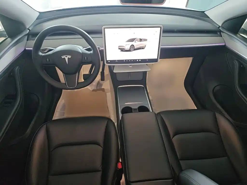 Tesla Model Y 2024 — фото 10