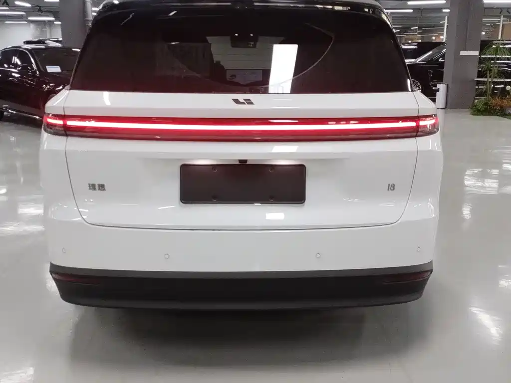 Li Auto i8 2026