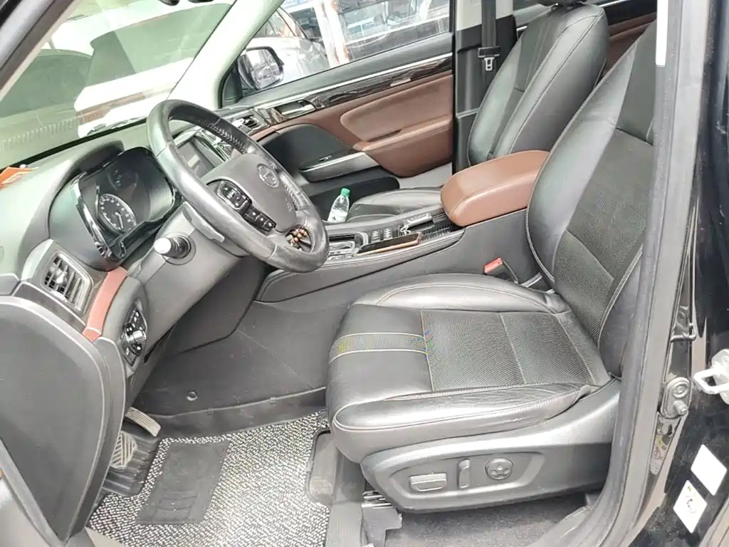 GAC Trumpchi GS8 2019 — фото 15