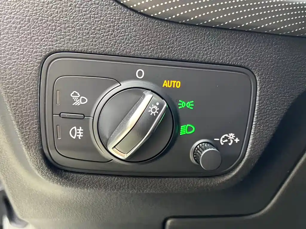 Audi Q2L 2023 — фото 16