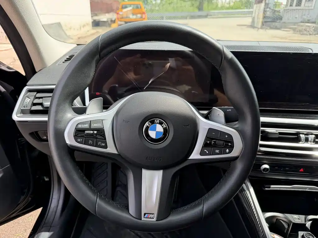 BMW 3 Series 2024 — фото 13