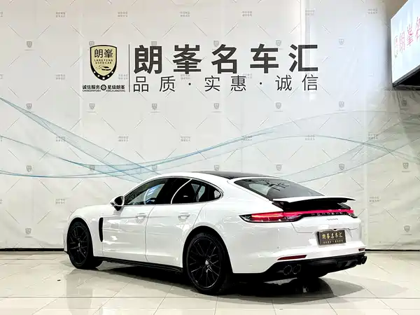 Porsche Panamera 2023