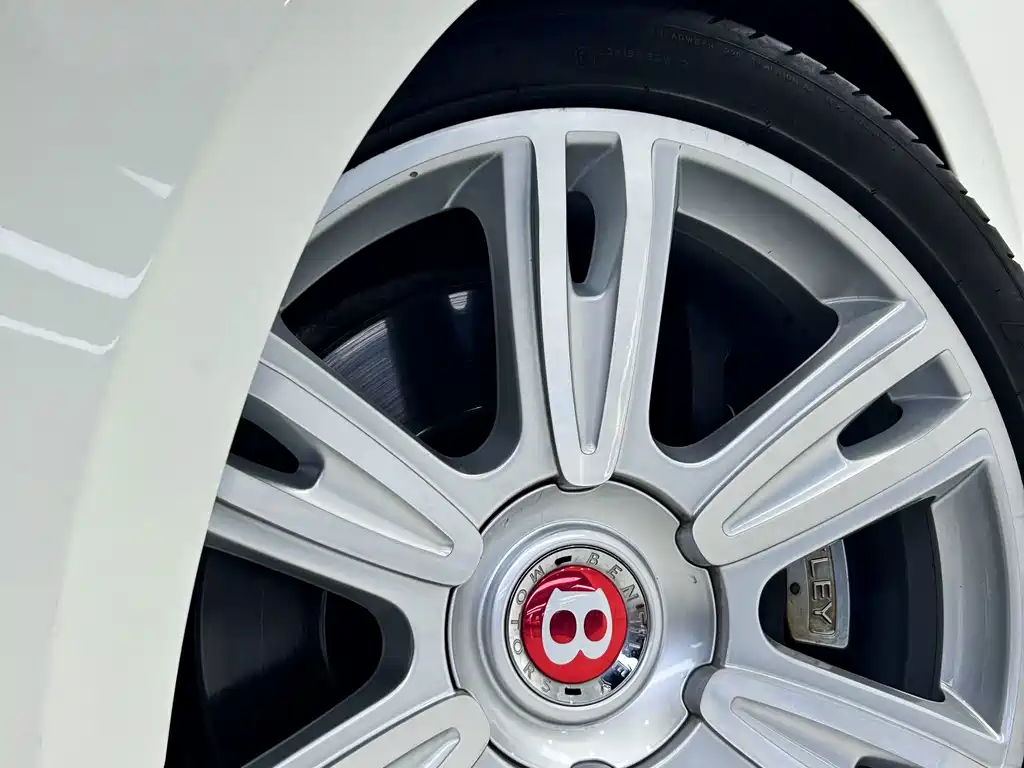 Bentley Flying Spur 2014 — фото 9