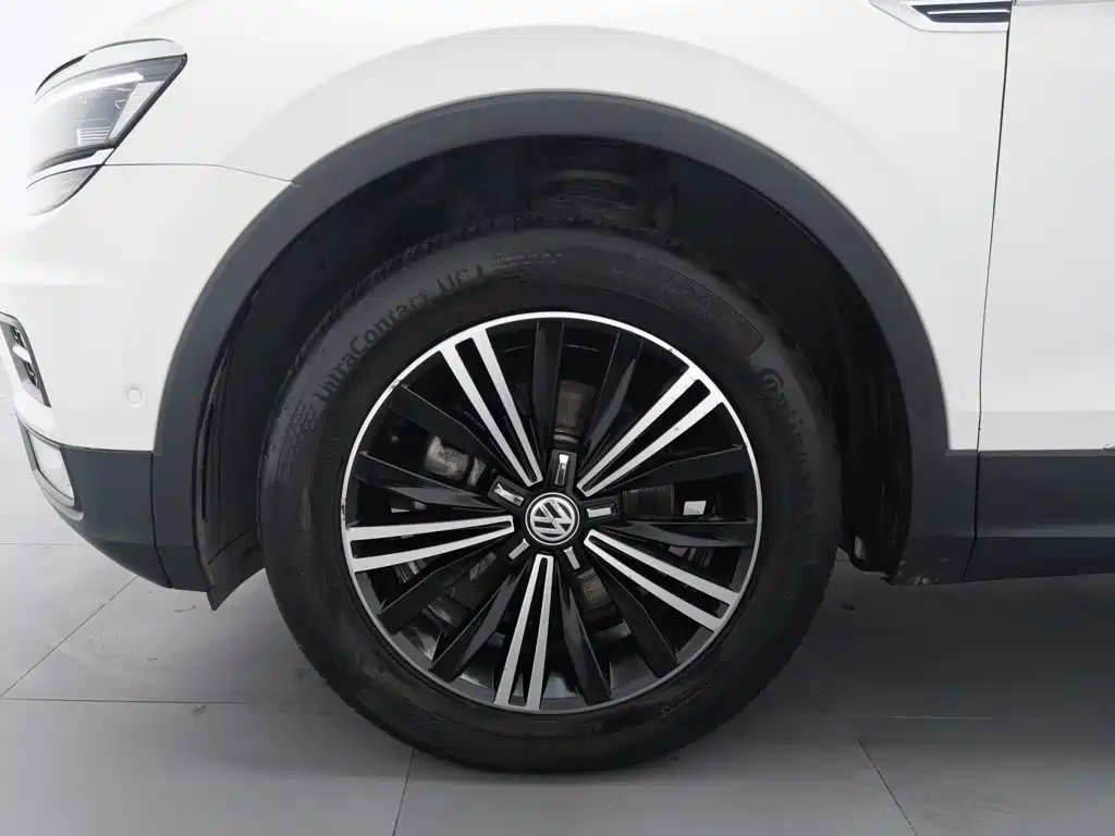 Volkswagen Tiguan L 2017 — фото 17