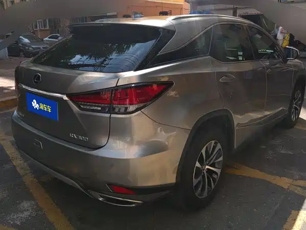 Lexus RX 2021