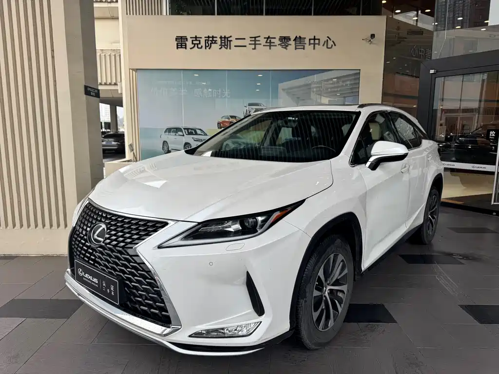 Lexus RX 2020 — фото 1
