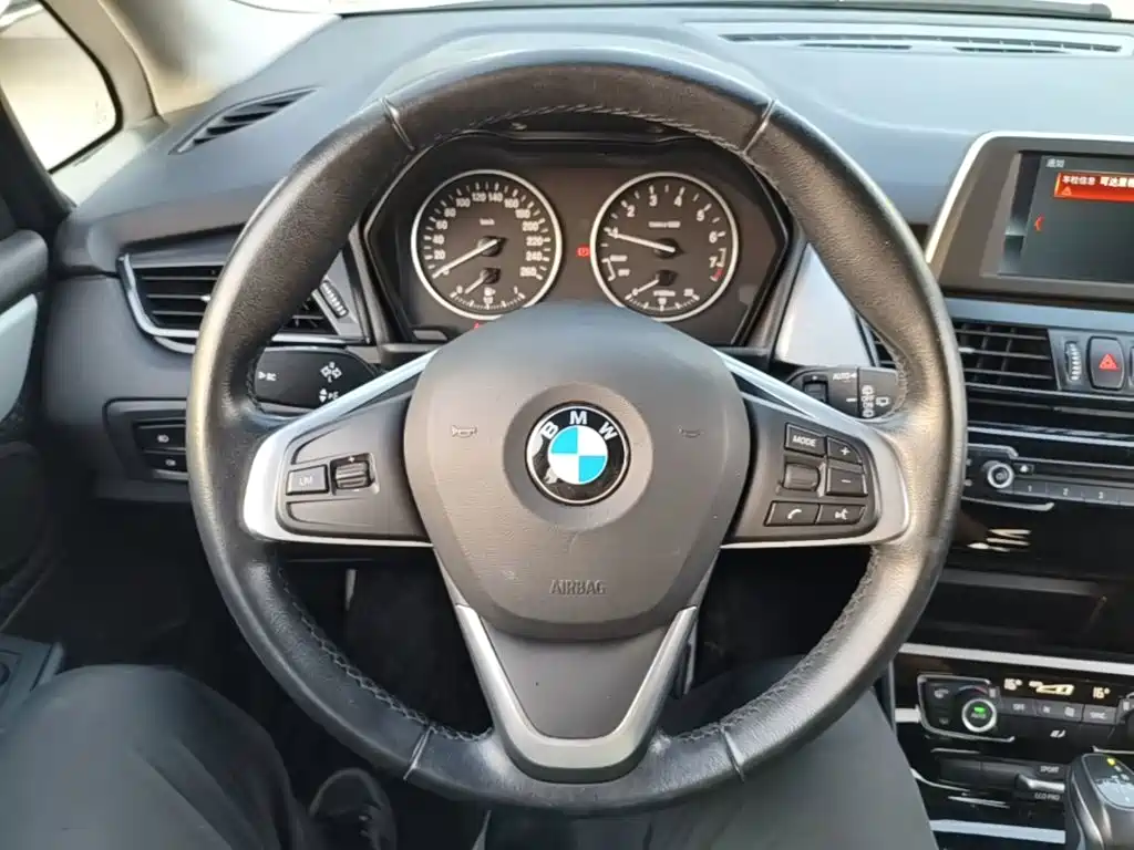 BMW 2 Series Station Wagon 2018 — фото 7