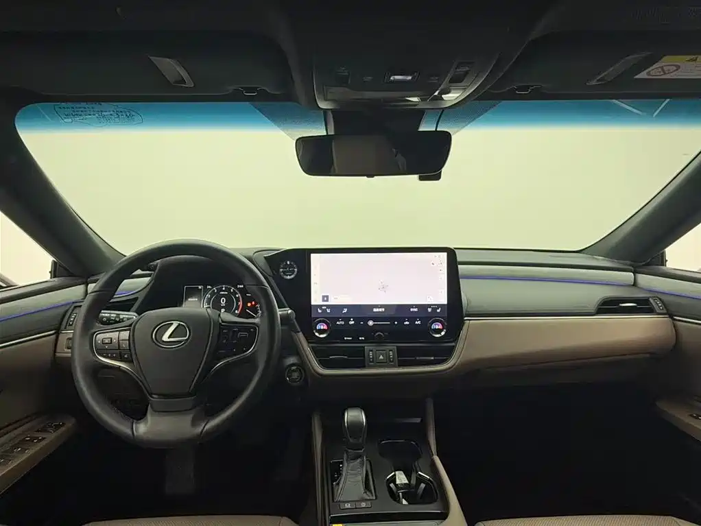 Lexus ES 2025