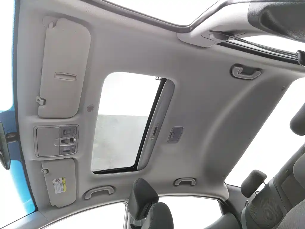 Hyundai Elantra 2017 — фото 14
