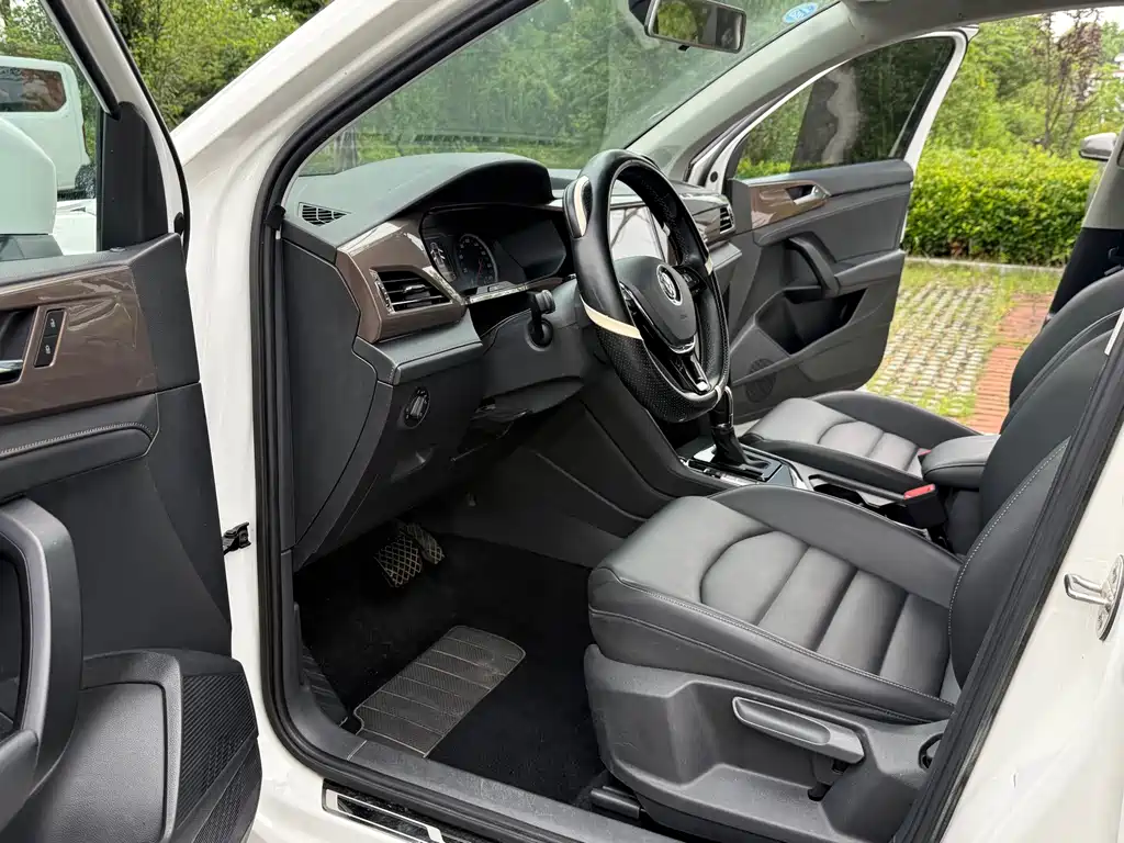 Volkswagen Tharu 2019