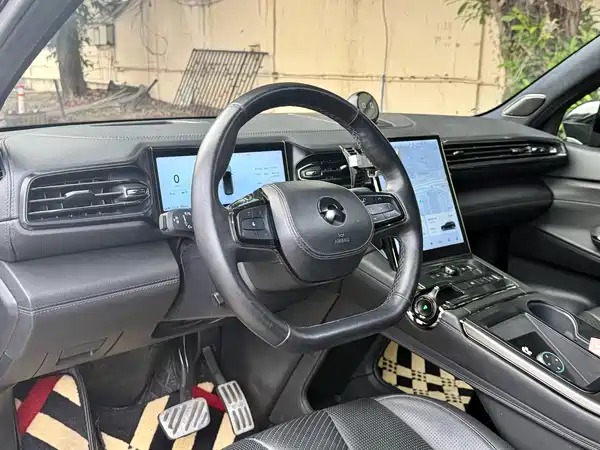 NIO ES8 2020