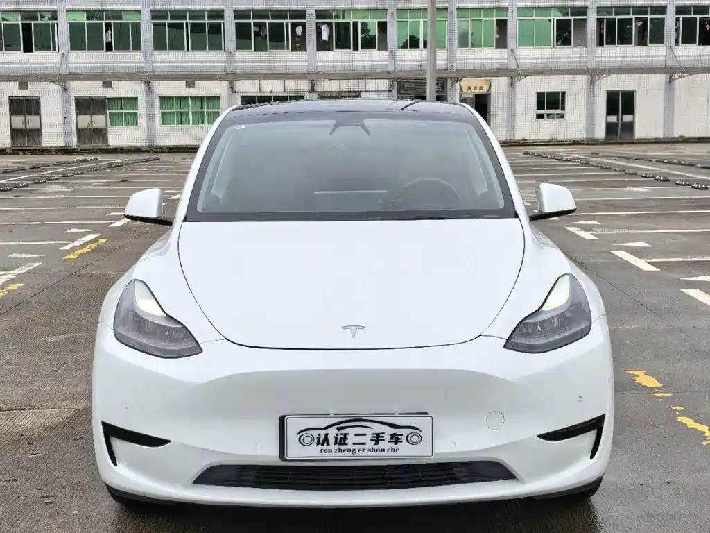 Tesla Model Y 2023 — фото 2
