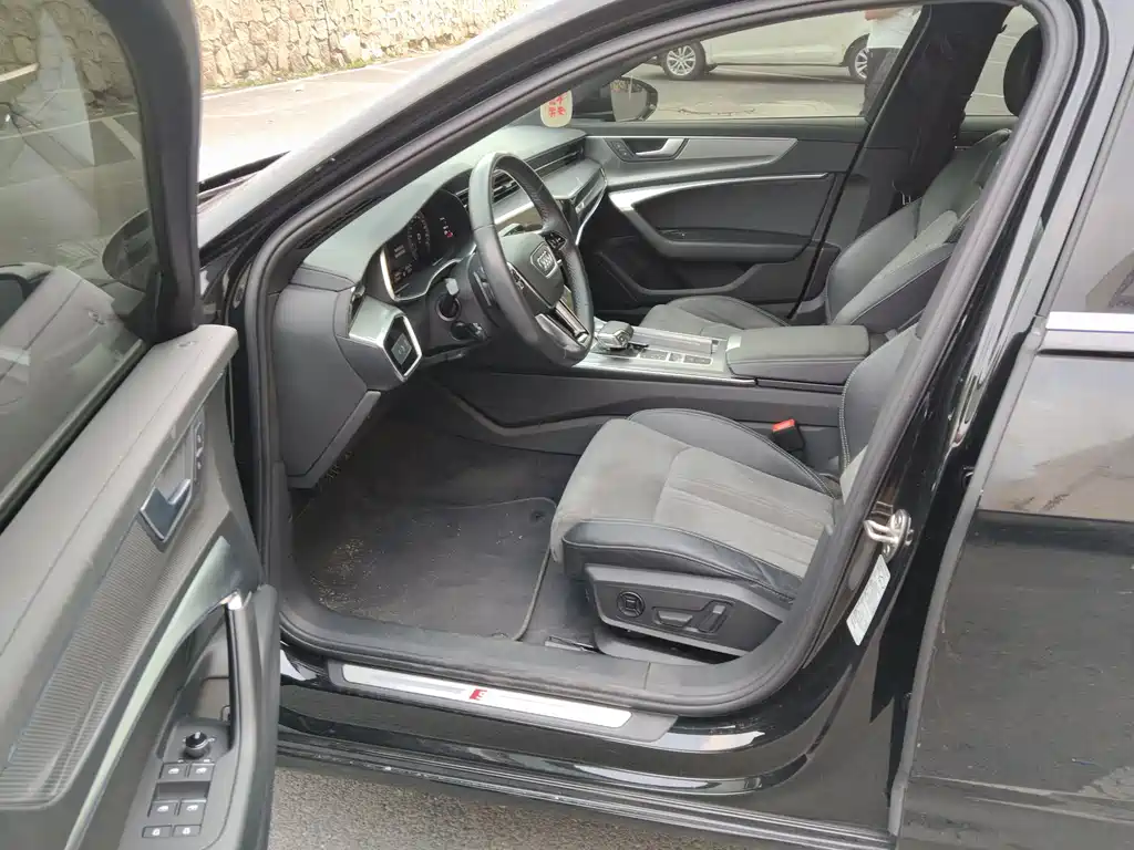 Audi A6L 2022
