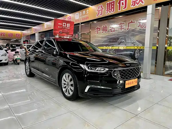 Ford Taurus 2021